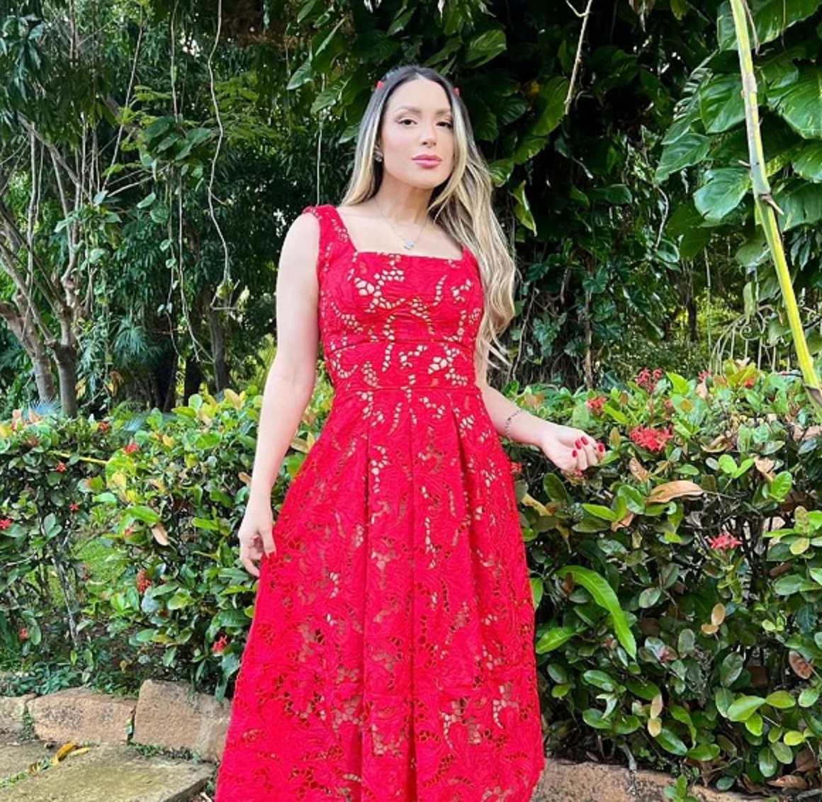 VESTIDO MIDI DE RENDA VERMELHO LOVE L. AMOUR